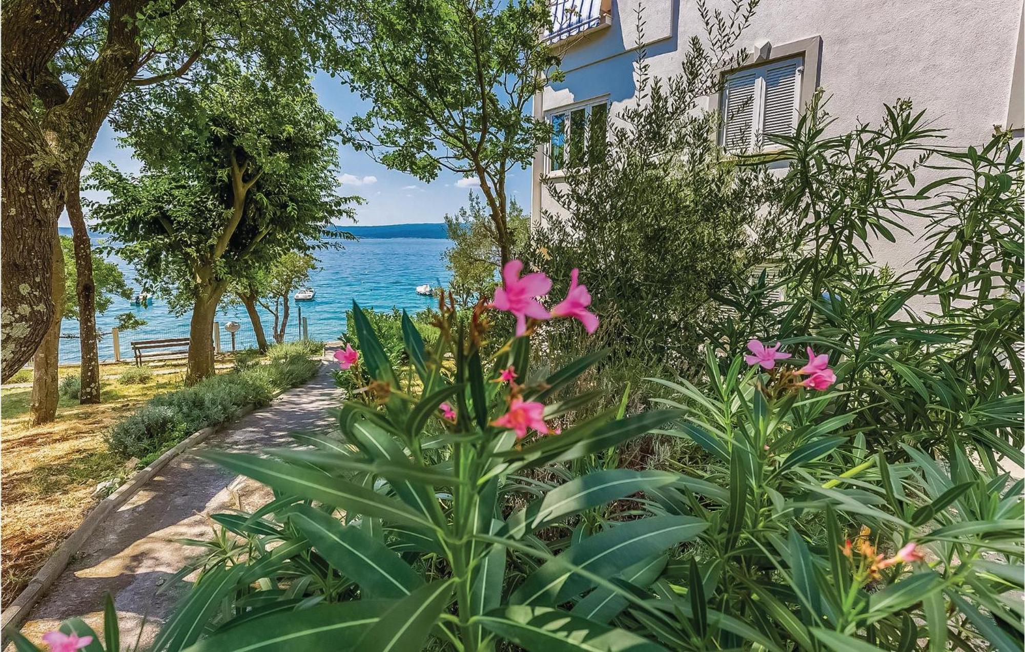 Lovely Apartment In Selce With House Sea View Zewnętrze zdjęcie